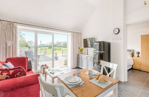 Crewkerne Cottage | 1 bedroom accommodation in Hewish