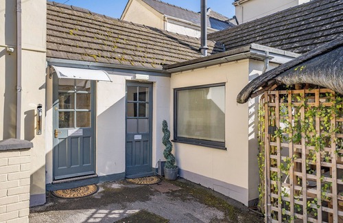 Raglan Cottage | 1 bedroom accommodation in Raglan, near Usk