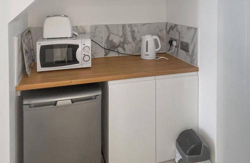 Hove Cottage | 1 bedroom accommodation in Hove, near Brighton