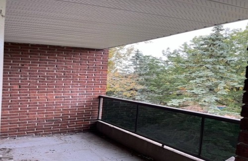 Cote-Saint-Luc Apartment | 1 Bedroom apartment in residential area in Montreal. 5min walk to shopping mall.