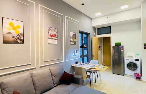 Kuala Lumpur City Centre House | 1-bedroom apartment with balcony in Kuala Lumpur with AC, fitness room, WiFi