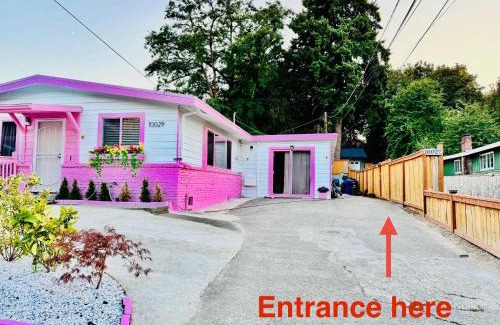 Rainier Valley Apartment | 1 Bedroom Apartment 10 Minutes to SeaTac Airport