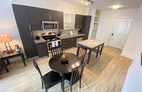 Radnor - Fort Myer Heights Apartment | 1-bedroom apartment in a prime location with parking included and mins. to DC