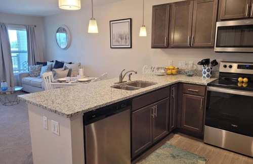 Fenton Apartment | 1-Bedroom apartment in Fenton, MI with Wi-Fi, Fitness Center, & in-unit Laundry!