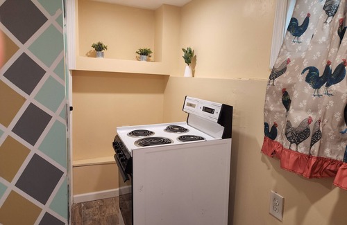 Weequahic Apartment | 1-bedroom Apt in the heart of Newark,just minutes from NYC&Newark Airport