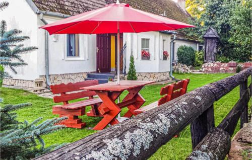 Objazda Apartment | 1 Bedroom Awesome Apartment In Retowo 4
