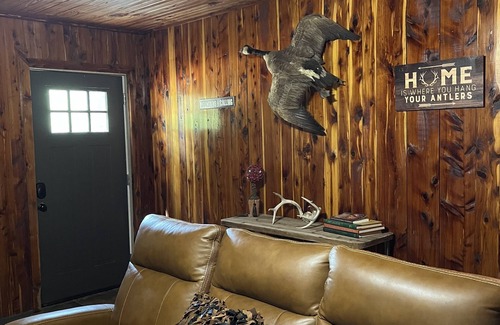 Paris Cabin | 1 Bedroom Cabin on Mount Magazine - Unit B