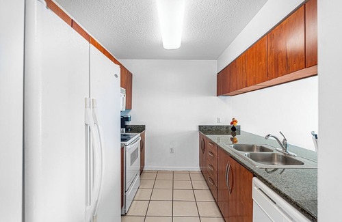 Brickell Condo | 1-Bedroom Condo with City and Bay Views in Brickell