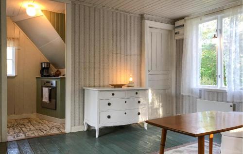 Vikbolandet House | 1 Bedroom Cozy Home In Vikbolandet