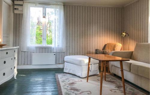 Vikbolandet House | 1 Bedroom Cozy Home In Vikbolandet