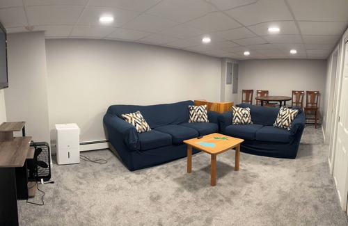 Derry Apartment | 1 bedroom family-friendly location. Easy access to all local wedding venues