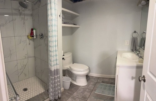 Derry Apartment | 1 bedroom family-friendly location. Easy access to all local wedding venues