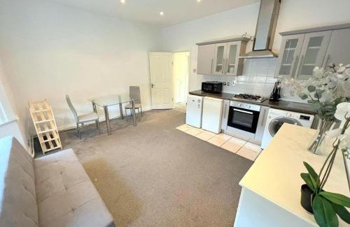 Sutton Central Apartment | 1-bedroom Flat in Sutton