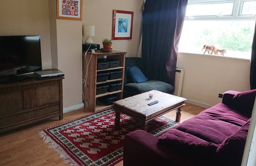 Parbold Apartment | 1 bedroom flat next to a river (sleeps 4)