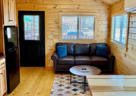 Marion House | 1 Bedroom Log Cabin on Lake James-Private Resort Amenities