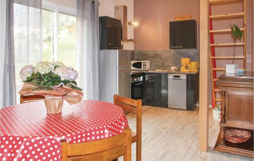 Espenel House | 1 Bedroom Lovely Home In Espenel