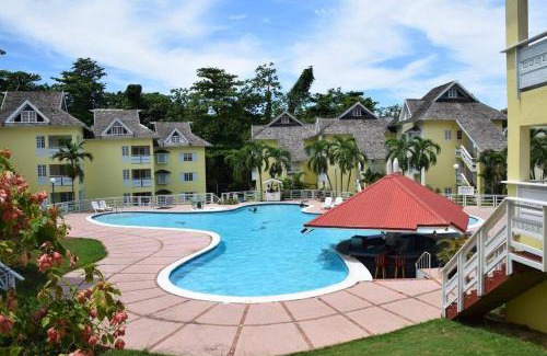 Ocho Rios Apartment | 1 bedroom Penthouse Suite 63 at Mystic Ridge Resort