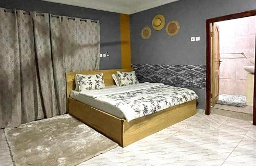 Tamale House | 1 Bedroom Sleeps 2 -Free Parking -Children welcome