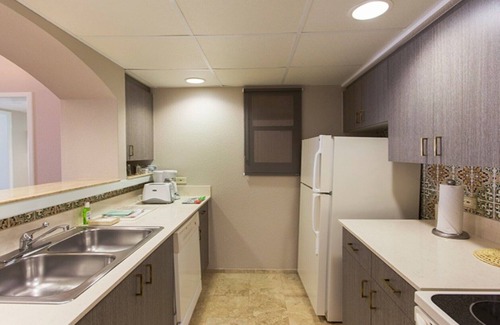 Zona Hotelera Resort | 1 Bedroom Suite at The Royal Sands