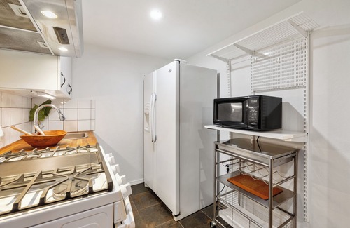 Pinole House | 1-bedroom vacation studio just 15 minutes from San Francisco Bay