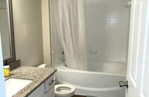 Barker Apartment | 1 Bedroom w Patio, Workspace, Gym, and Pool