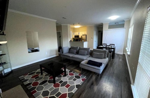 Barker Apartment | 1 Bedroom w Patio, Workspace, Gym, and Pool