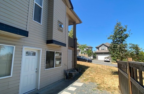 Townline Hill Apartment | 1 BEDROOM WITH PRIVATE ENTRY.