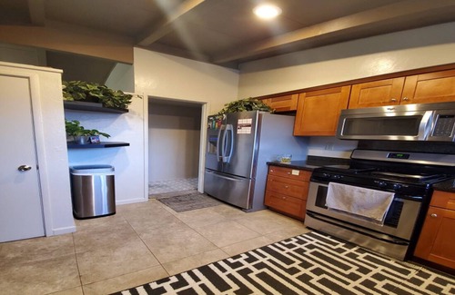 Hayward House | 1 Bedroom with Shared Bathroom