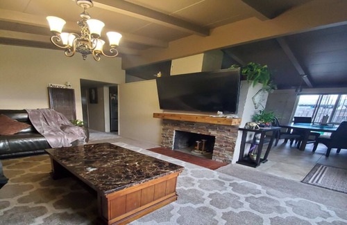 Hayward House | 1 Bedroom with Shared Bathroom
