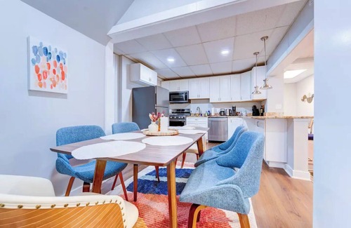 Dwight House | 1 Block from Yale. Premium WFH amenities, coffee bar, In-unit W/D. 1000+ sq ft