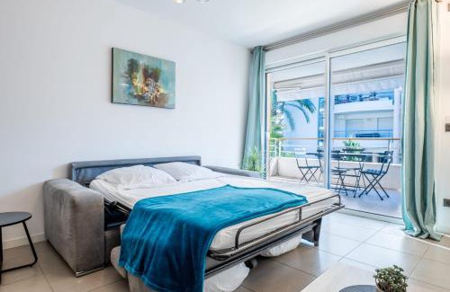 Pointe Croisette Apartment | 1-Br apartment in Palm Beach swimming pool