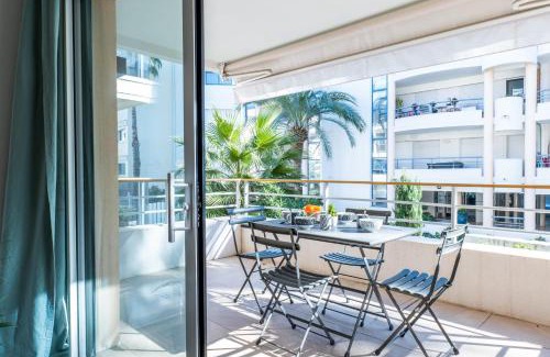 Pointe Croisette Apartment | 1-Br apartment in Palm Beach swimming pool