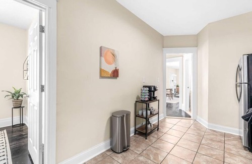 Brush Park Apartment | 1 BR Apt w Fireplace & Office Prime Location