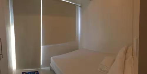 Bel-Air Apartment | 1 BR Makati Condo WIFI Netflix Pool Balcony