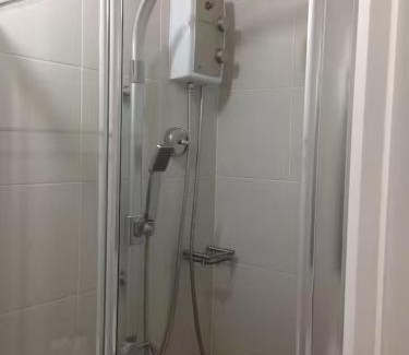 Bel-Air Apartment | 1 BR Makati Condo WIFI Netflix Pool Balcony