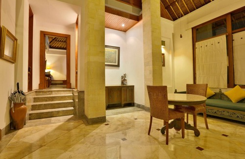 Penatih Villa | 1 BR Villa near Ubud with kitchen, private plunge pool, paddy fields view