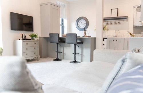Lisnagunogue Apartment | 1 Bryan Street · Stylish 1-bed newly refurbished modern apartment