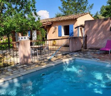 Vagnas House | 1 Chambre piscine commune et 1 Gite piscine privée La Sauvasse