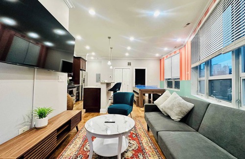 River West Apartment | 1 Garage Parking/Skyline Rooftop/PingPong/Balcony