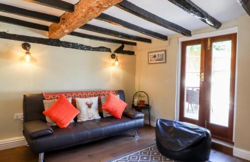 Ravensden House | 1 Harpur Cottage