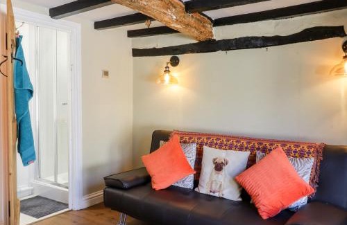 Ravensden House | 1 Harpur Cottage