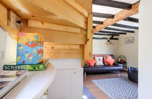 Ravensden House | 1 Harpur Cottage