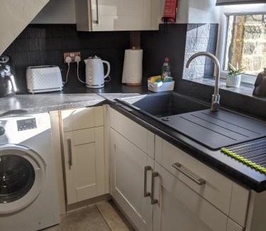 Chapeltown House | 1 Hillside Cottages
