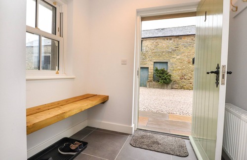 Skipton Cottage | 1 HULL HOUSE COTTAGE, pet friendly, with a garden in Hellifield