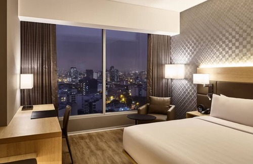 Armendariz Hotel | 1 King Bed w/Partial Ocean View at AC Hotel Lima Miraflores - Free Parking