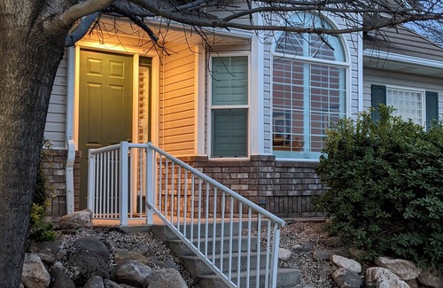 St. George House | #1 Large sunny room perfect for relaxing