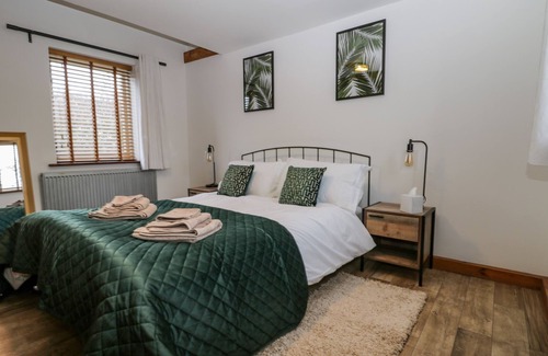 Bilting Cottage | 1 LITTLE RIPPLE COTTAGES, romantic, character holiday cottage in Wye