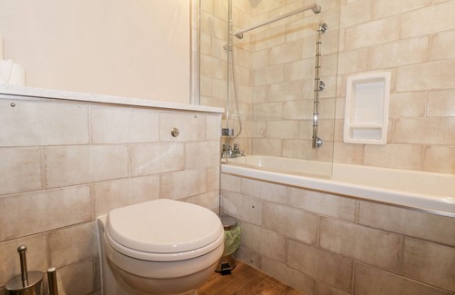 Bilting Cottage | 1 LITTLE RIPPLE COTTAGES, romantic, character holiday cottage in Wye