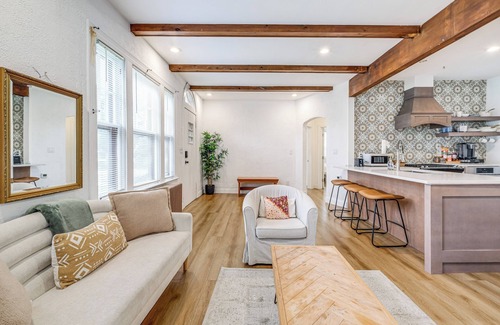 College Park House | 1 Mi to Arts District: Modern Hyattsville Hideaway