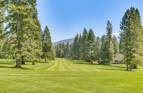 Lake Almanor Country Club House | 1 Mi to Beach and Golf Course! Lake Almanor Cabin